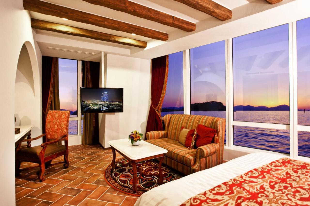 Sono Calm Yeosu Hotel Екстериор снимка