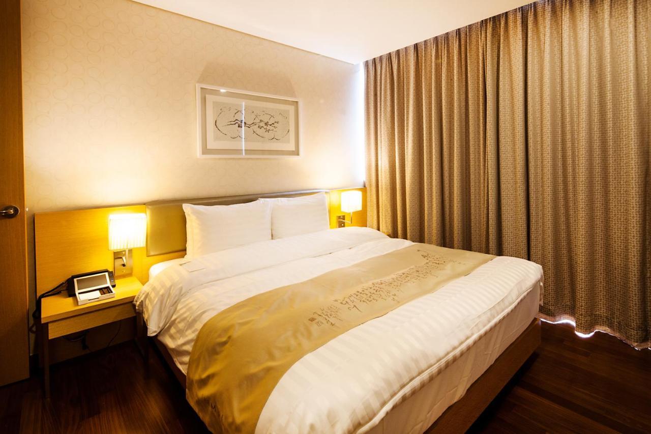 Sono Calm Yeosu Hotel Екстериор снимка